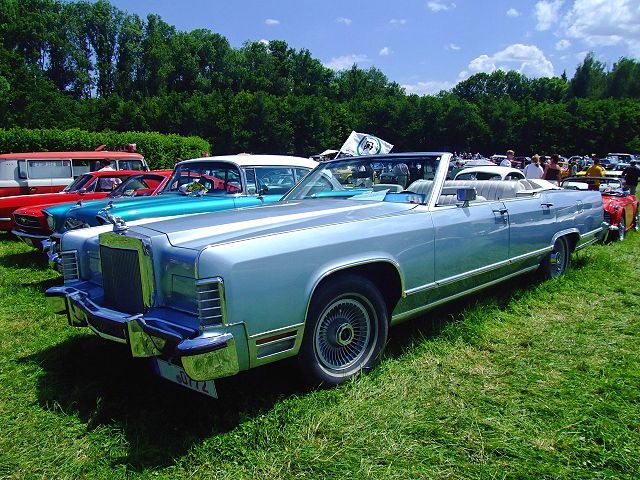 Image:Lincoln TownCar Cartier 4doorConvertible1978 1.jpg