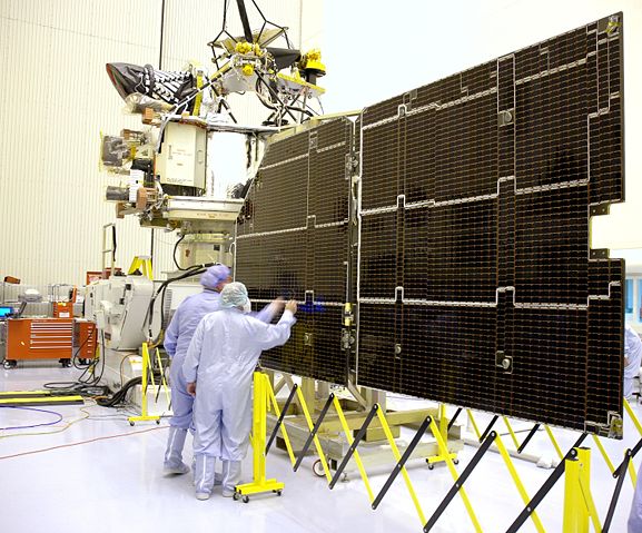 Image:Mars Reconnaissance Orbiter solar panel.jpg