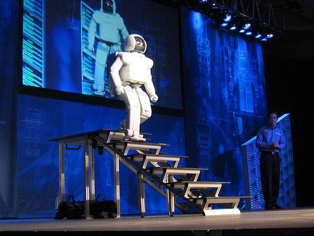 Image:Honda ASIMO Walking Stairs.JPG