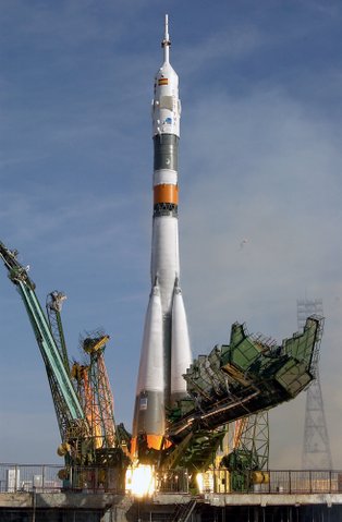 Image:Soyuz TMA-3 launch.jpg