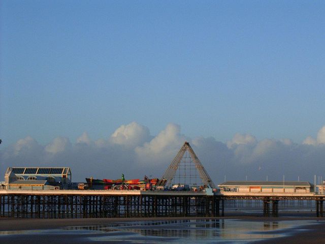 Image:Blackpool centralpier winter.jpg