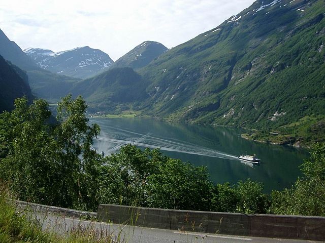 Image:Geiranger in Norwegen.JPG