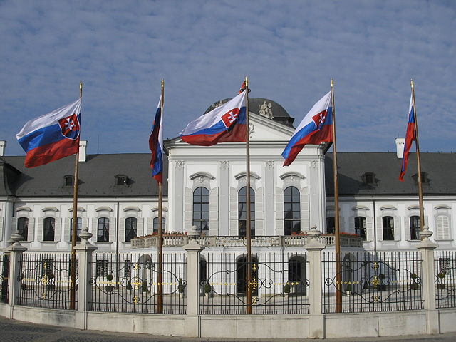 Image:Grasalkovičov palác Bratislava Oct. 2006 011.jpg