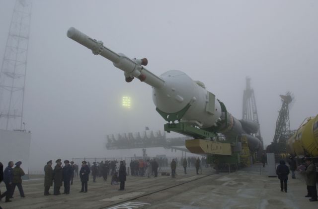 Image:Soyuz tm-31 transported to launch pad.jpg