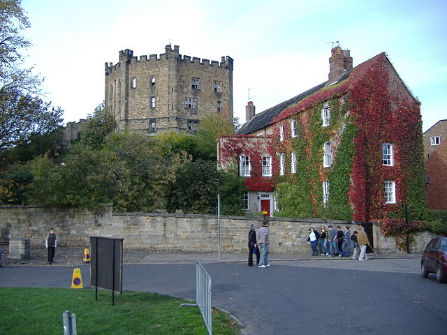 Image:DurhamPalaceGreenInOctober2006.JPG