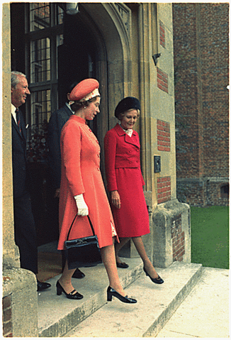 Image:PATNIXONandQEII.gif