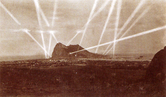 Image:Gibraltar searchlights 2.jpg