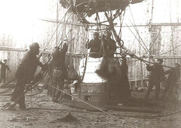 The explorers minutes before takeoff on July 11, 1897.