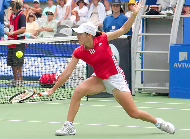 Image:Justine henin hardenne medibank international 2006 02.jpg