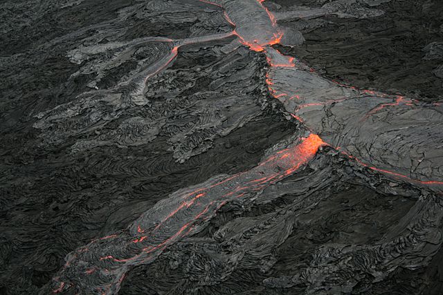 Image:Lava channel overflow.JPG