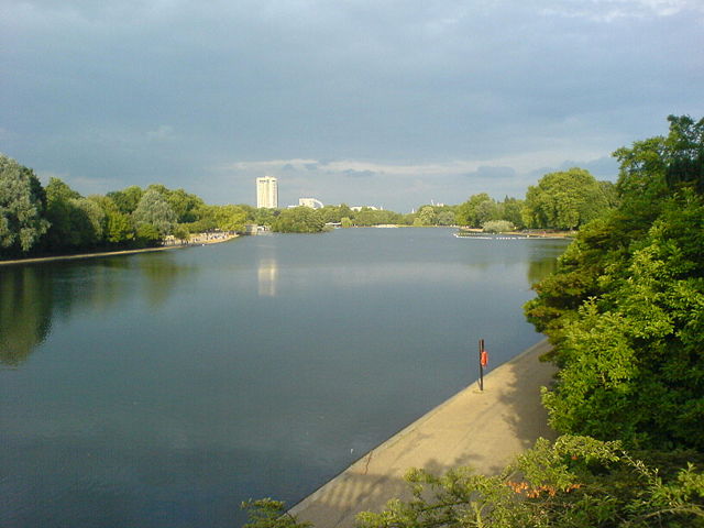 Image:Serpentine Lake.jpg