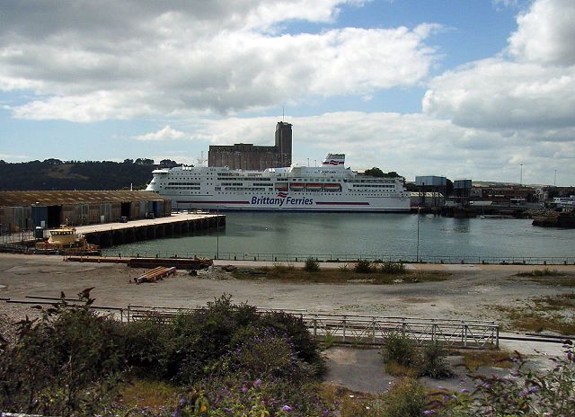 Image:Pont Aven at Millbay.jpg