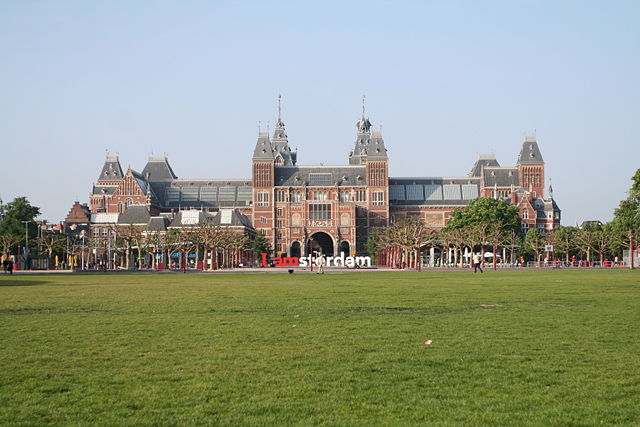 Image:RijksmuseumAmsterdamMuseumplein.jpg