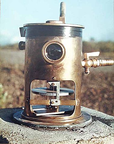 Image:Tiltmeter on Mauna Loa.jpg