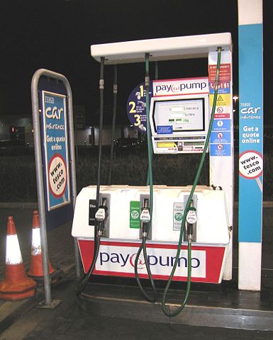 Image:Tesco petrol pump.JPG