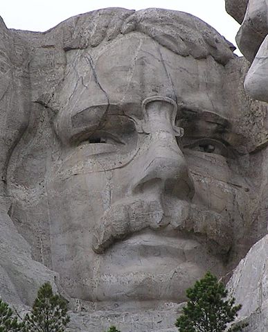 Image:MtRushmore TR close.jpg