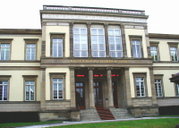 Entrance to the Old State Gallery