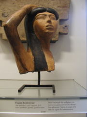 Rare terracotta image of Isis lamenting the loss of Osiris - eighteenth dynasty - Musée du Louvre, Paris