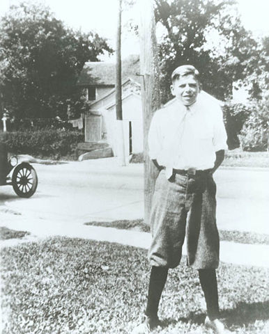 Image:Ronald Reagan in Dixon, Illinois, 1920s.jpg