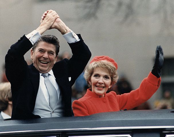 Image:The Reagans waving from the limousine during the Inaugural Parade 1981.jpg