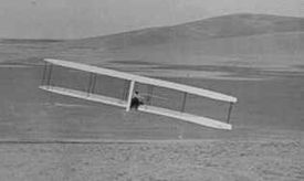 Wilbur making a turn 24 October 1902 with the movable rudder.