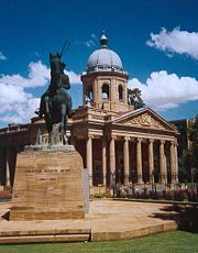 The old Raadsaal in Bloemfontein, with the statue of Christiaan de Wet