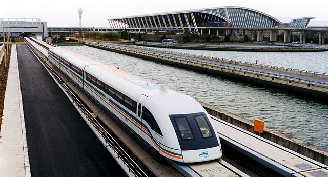 Image:A maglev train coming out, Pudong International Airport, Shanghai.jpg