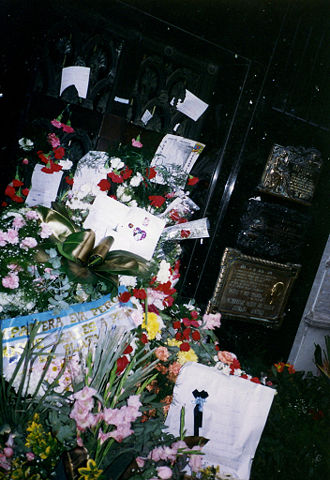 Image:Eva peron tomb recoleta.jpg