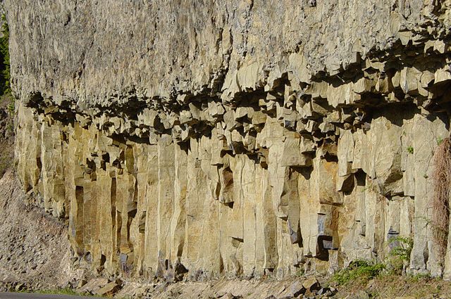 Image:Columnar basalt closeup near Tower Fall in Yellowstone.JPG