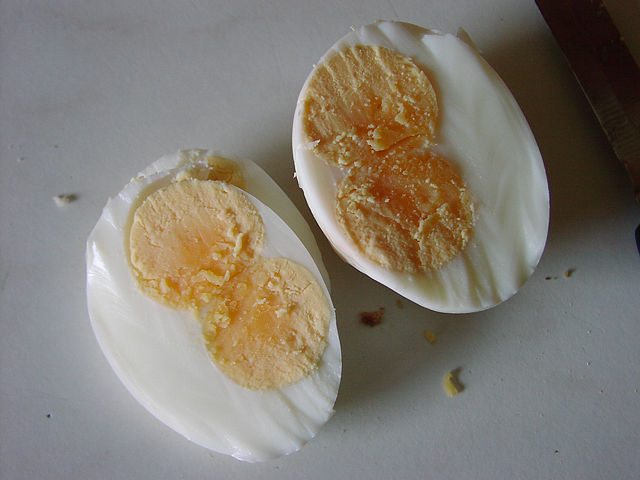 Image:Boiled double yolked eggs.jpg