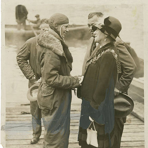 Image:Earhart in Southampton.jpg