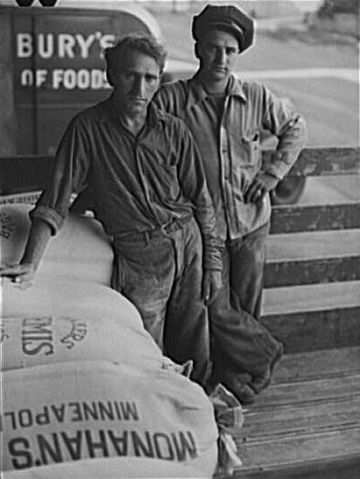 Image:Loaders-Pillsbury-Minneapolis.jpg