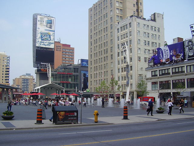 Image:Dundas Square.jpg