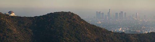 A view of Los Angeles covered in smog.