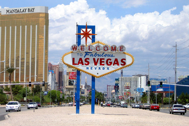 Image:LasVegasSign06212005.jpg