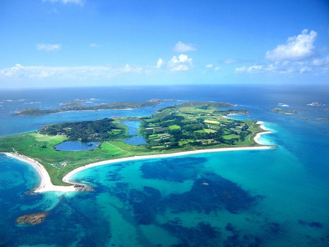 Image:Tresco - aerial photo6 edit.jpg