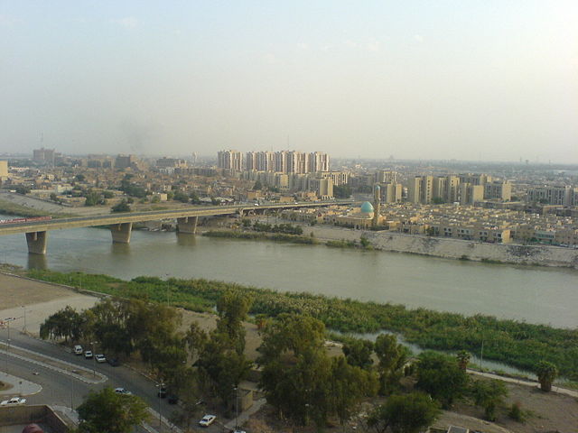 Image:Haifa street, as seen from the medical city hospital across the tigres.jpg