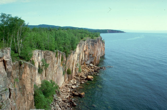 Image:Lake Superior North Shore.jpg