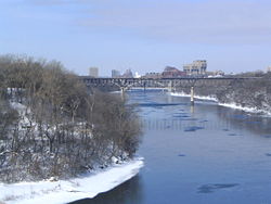 In Minnesota, the Mississippi River runs through the Twin Cities (2007)