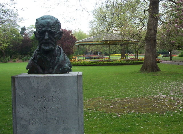 Image:Ireland - Dublin - St Stephen's Green - James Joyce.jpg