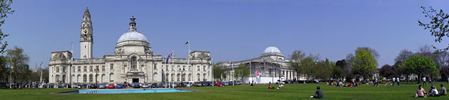 Image:Cardiff city hall pano.jpg