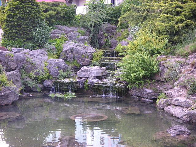 Image:Niagara Falls Garden 2005.JPG