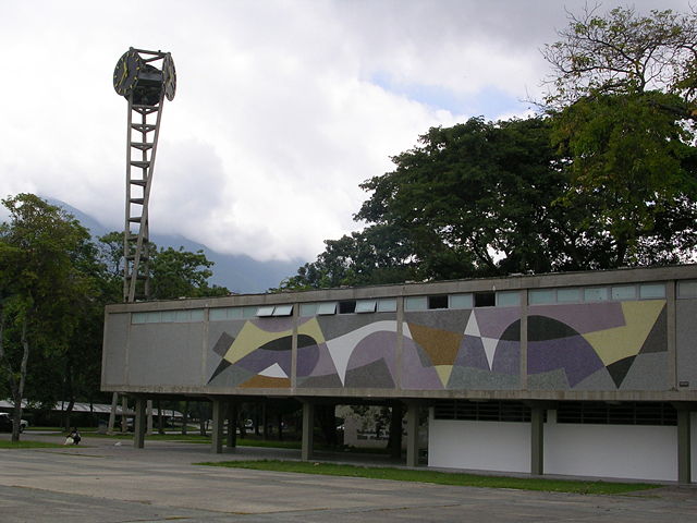 Image:Clock-Armando Barrios UCV.JPG