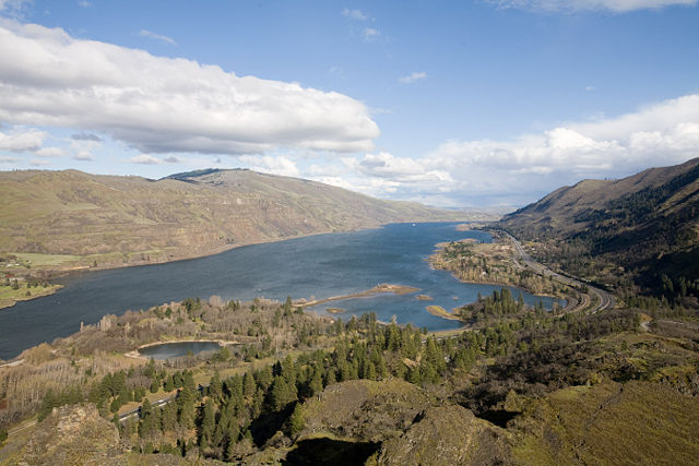 Image:ColumbiaRiverRowenaView.jpg