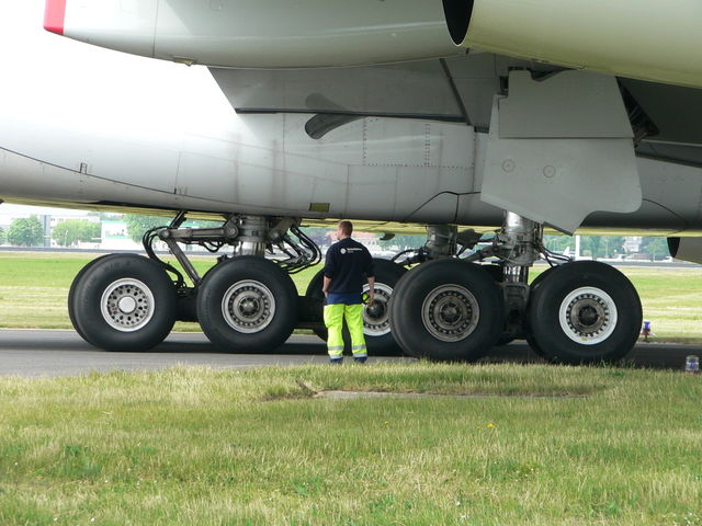 Image:Airbus A380 Fahrwerk.jpg