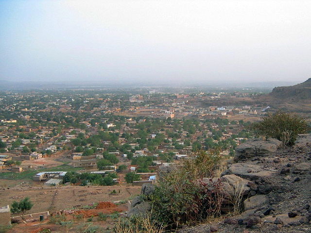 Image:Hilltop view over BamakoE.jpg