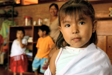 Schoolgirl in Santa Cruz, Bolivia (Benno Neeleman)