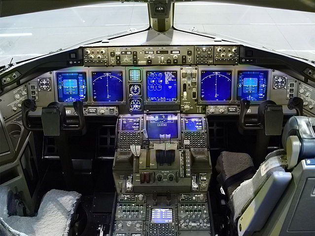 Image:Boeing 777 Cockpit.jpg