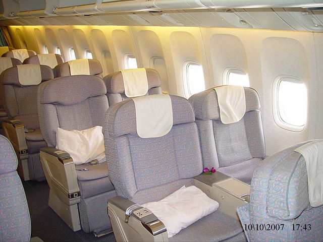 Image:Emirates 777 Business Class.jpg