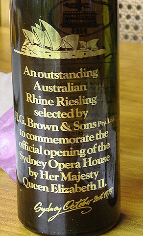 Image:Opera House wine detail2.JPG